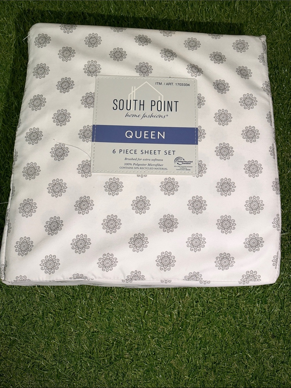 New Queen 6-Piece Sheet Set in White with Gray Pattern